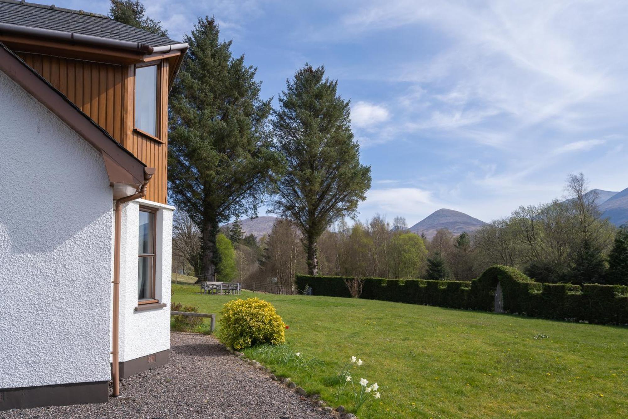 Mizpah Bed & Breakfast Near Ben Nevis Highlands Ройбридж Экстерьер фото