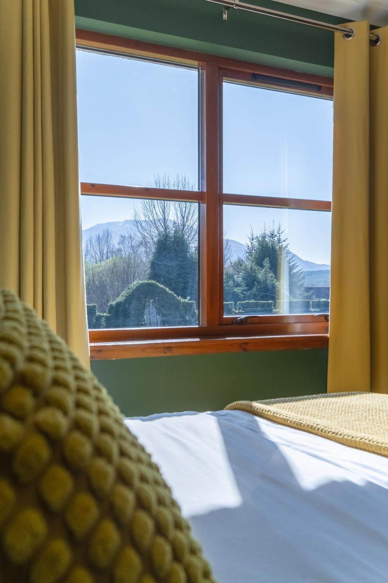Mizpah Bed & Breakfast Near Ben Nevis Highlands Ройбридж Экстерьер фото