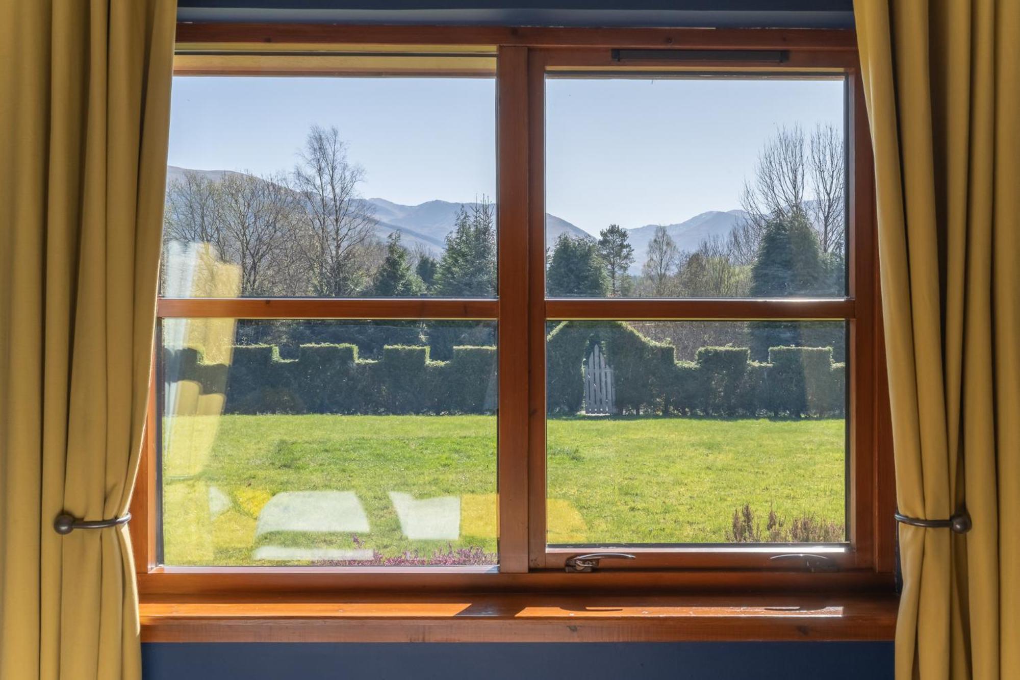 Mizpah Bed & Breakfast Near Ben Nevis Highlands Ройбридж Экстерьер фото